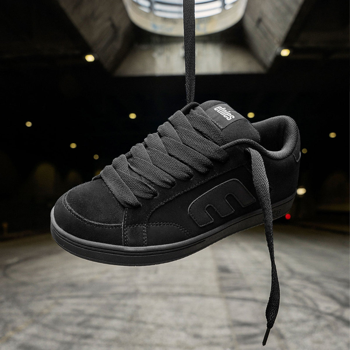 Etnies Kingpin 2K Skate Shoes